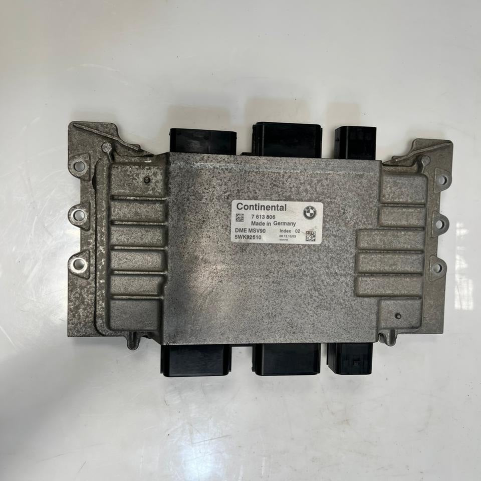 2011 BMW F10 530i N52N Engine Control Module ECU Set DME MSV90 + CAS4 (7613806) – OEM