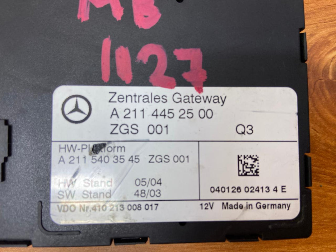 Mercedes-Benz Central Gateway Control Unit Module A2114452500 E-Class W211 OEM