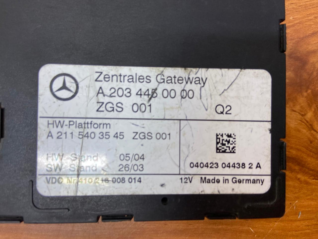 Mercedes-Benz Central Gateway Control Unit Module A2034450000 C-Class W203 OEM