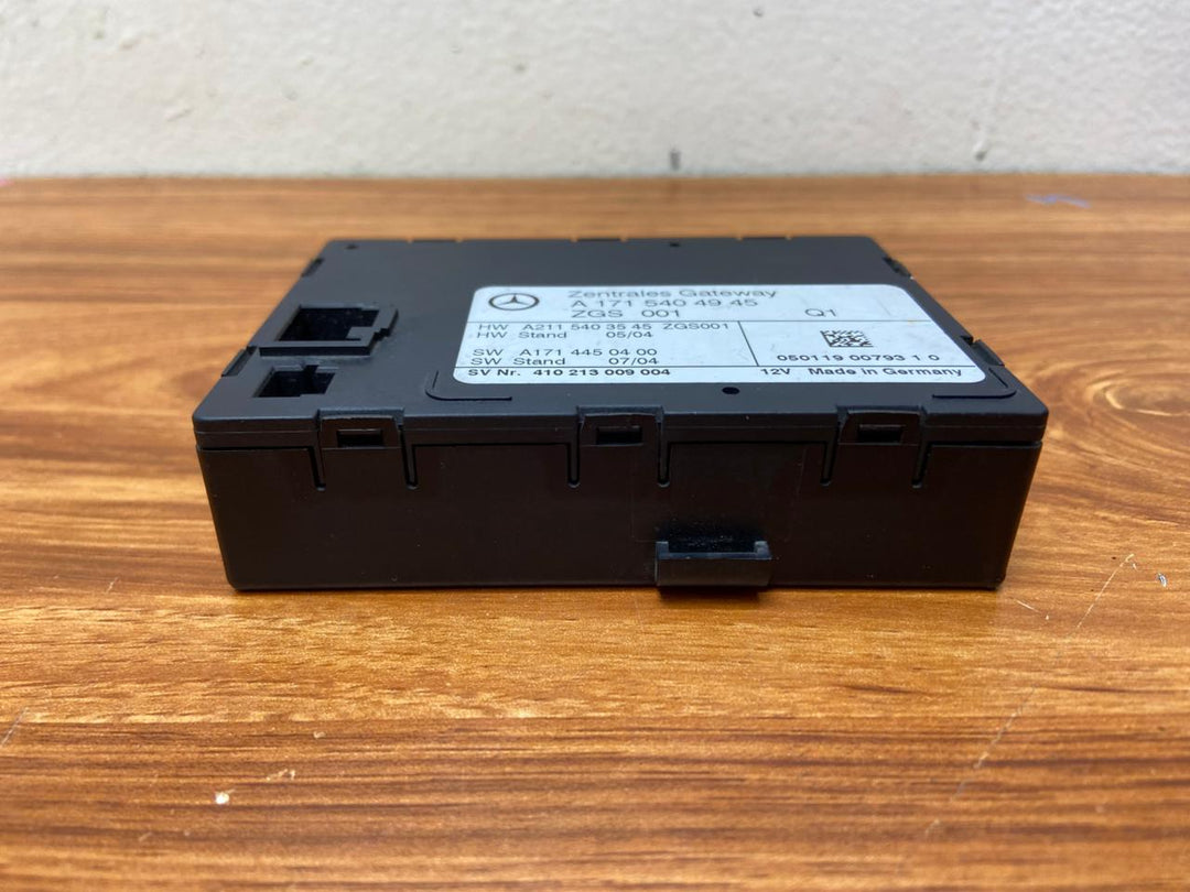 Mercedes-Benz SLK Gateway Control Module A1715404945 SLK R171 W171 OEM