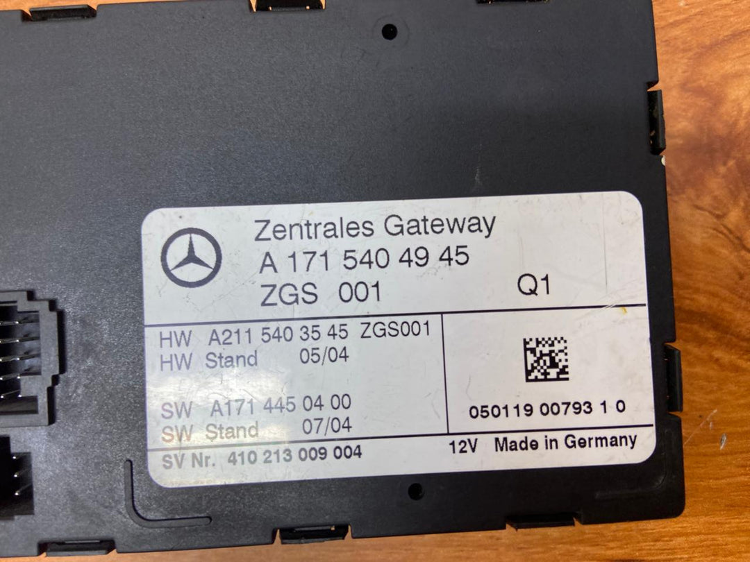 Mercedes-Benz SLK Gateway Control Module A1715404945 SLK R171 W171 OEM