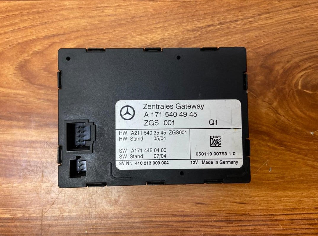 Mercedes-Benz SLK Gateway Control Module A1715404945 SLK R171 W171 OEM