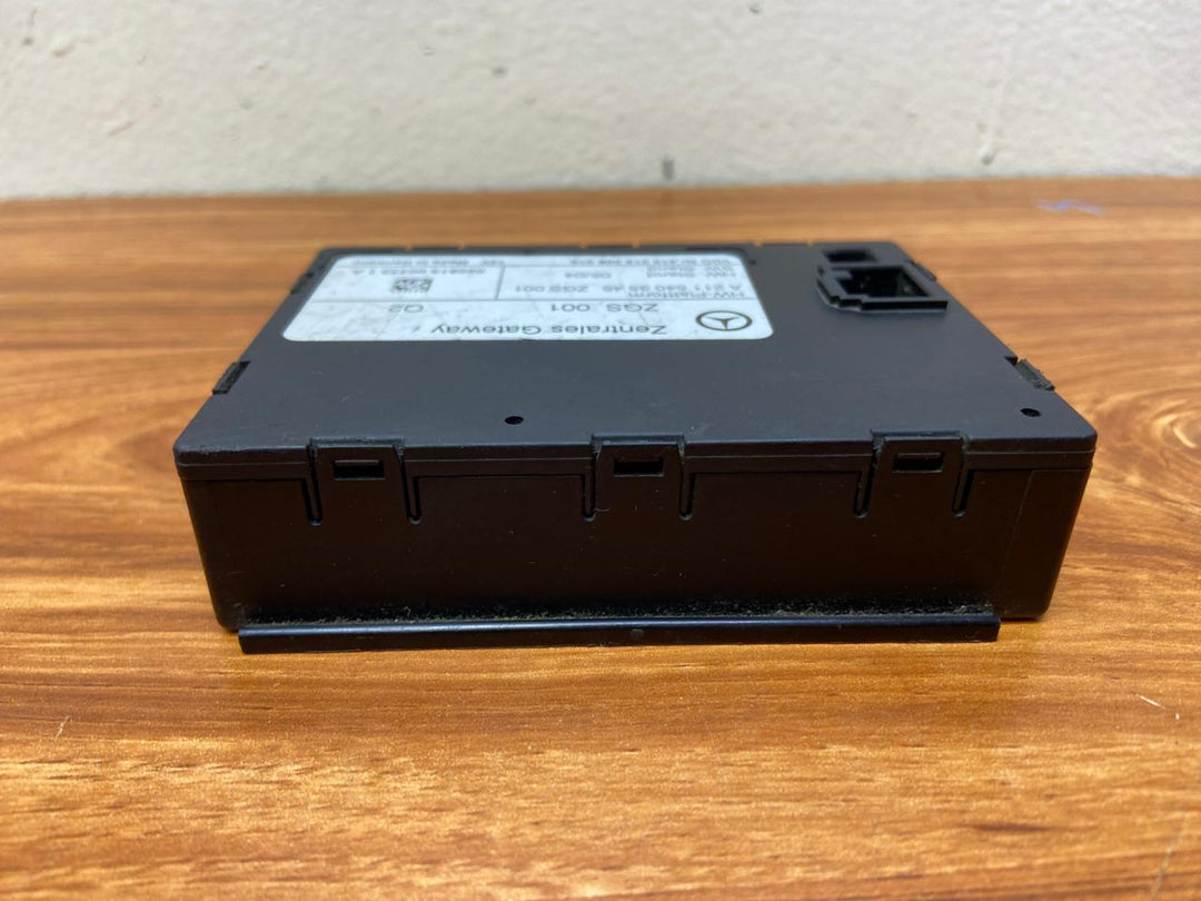 Mercedes-Benz Central Gateway Control Module A2115403545 W203 W211 OEM