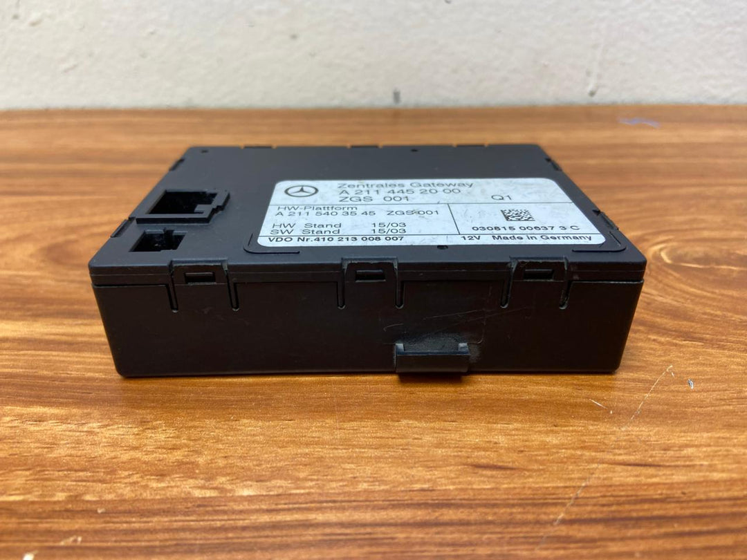 Mercedes-Benz Central Gateway Control Module A2114452000 W211 E-Class OEM