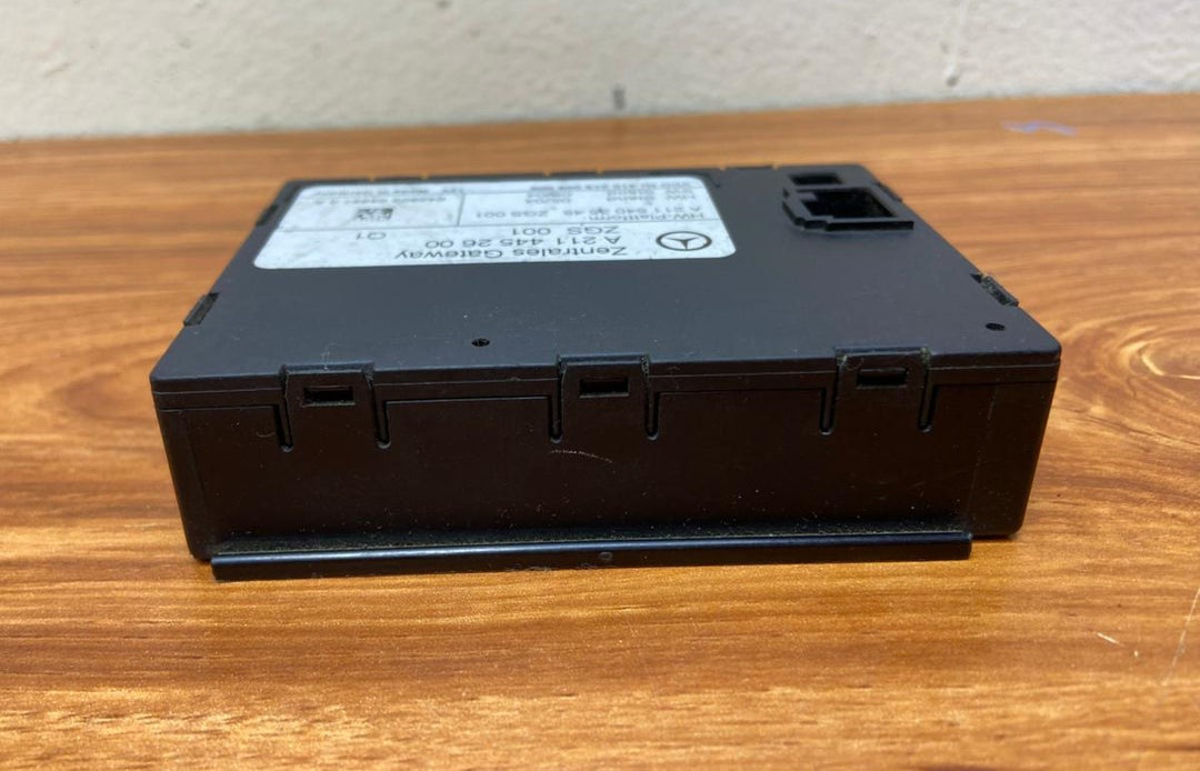2003-2009 Mercedes-Benz E-Class Gateway Control Module A2114452600 W211 OEM