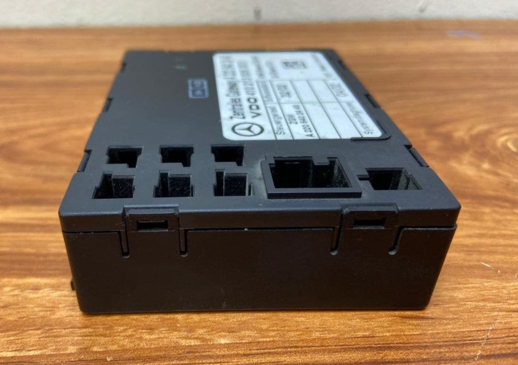 Mercedes-Benz S-Class W220 Central Gateway Control Unit Module A2205402445 OEM