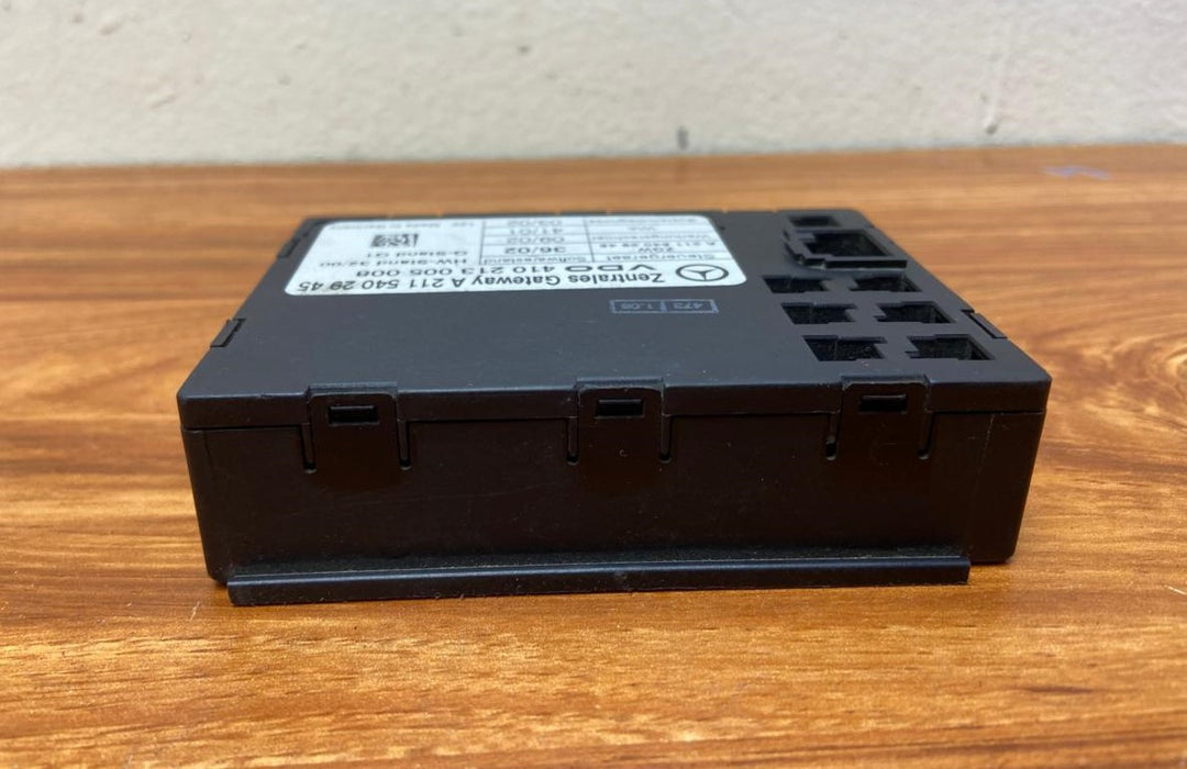 2003-2006 Mercedes-Benz E320 Central Gateway Control Module A2115402945 W211 OEM