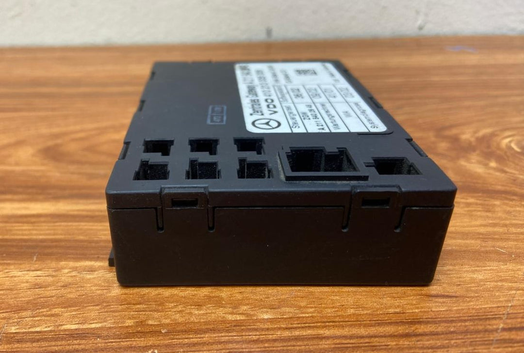 2003-2006 Mercedes-Benz E320 Central Gateway Control Module A2115402945 W211 OEM