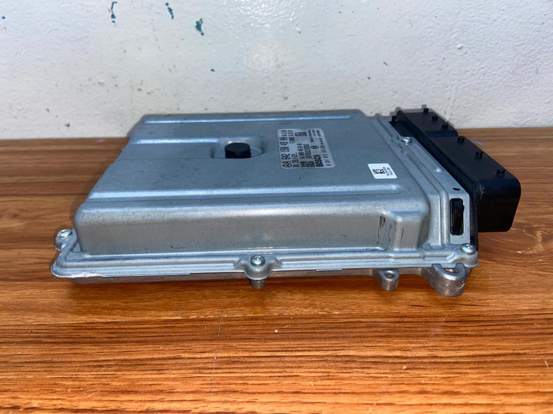2007-2009 Mercedes-Benz E320 Engine Control Unit A6421504900 W211 E-Class OEM