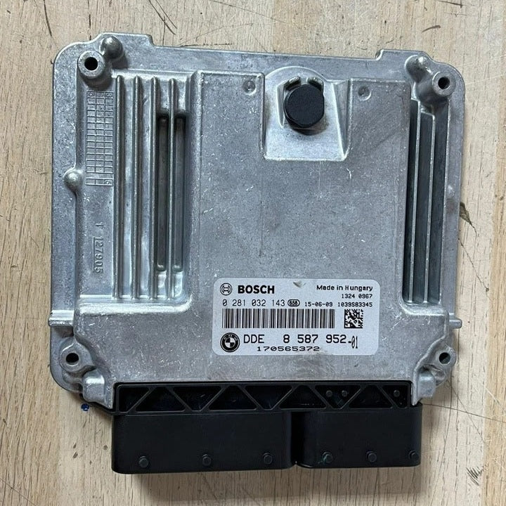 BMW 218d F45 B47 Diesel Engine Control Unit ECU Kit DDE (8587952) – OEM 2015