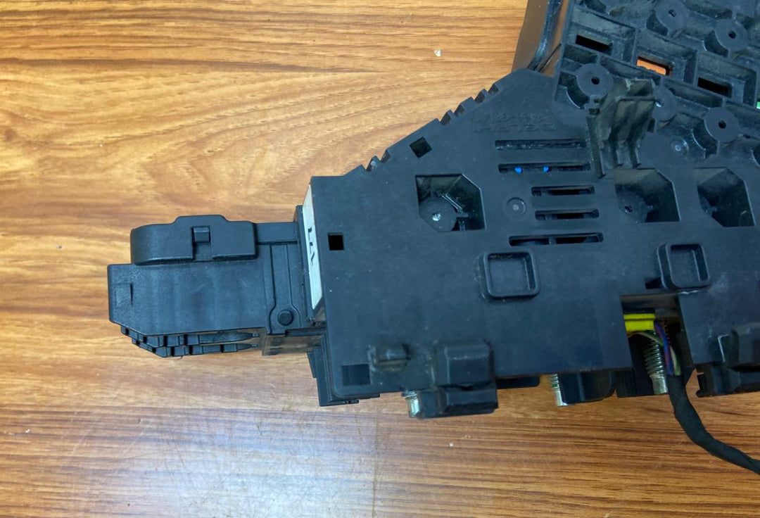 2013-2015 Mercedes-Benz ML350 ML W166 Engine Fuse Relay Junction Power Box A1665401550 OEM