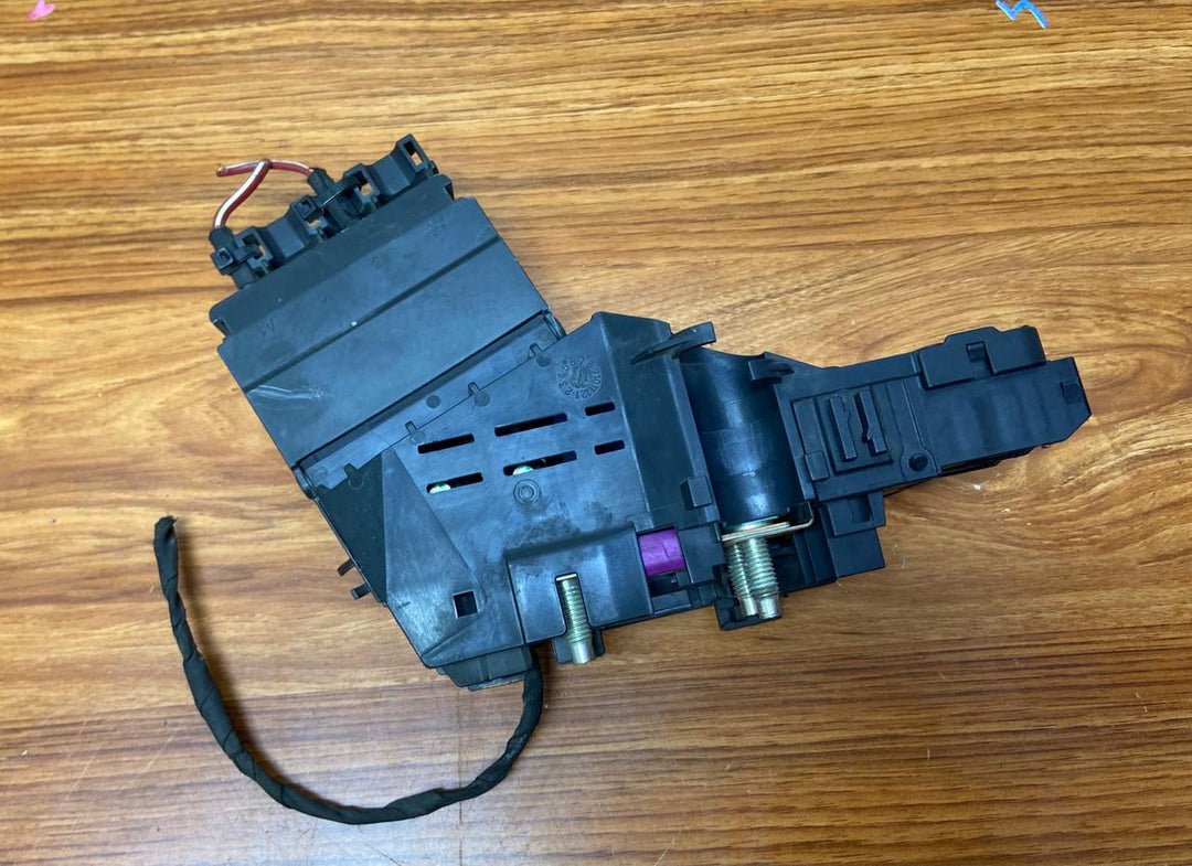 2013-2015 Mercedes-Benz ML350 ML W166 Engine Fuse Relay Junction Power Box A1665401550 OEM