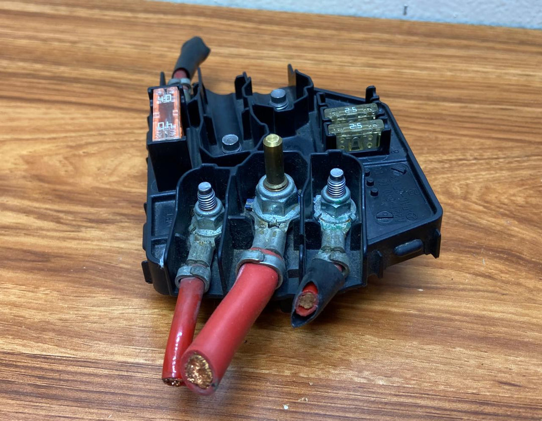 2007-2013 Mercedes-Benz S-Class Fuse Box A2215406850 S-Class W221 OEM