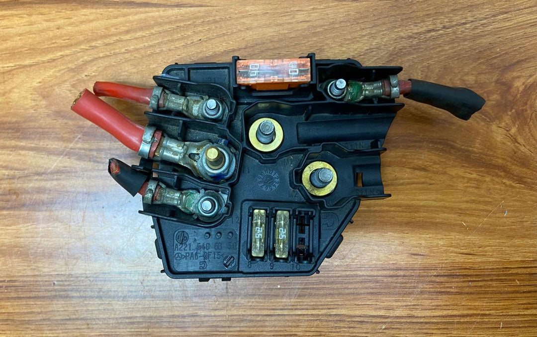 2007-2013 Mercedes-Benz S-Class Fuse Box A2215406850 S-Class W221 OEM