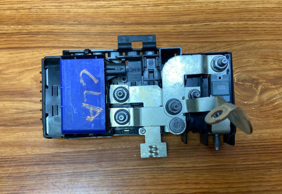 2013-2017 Mercedes-Benz A250 Fuse Box A2465400950 A-Class W176 CLA GLA OEM