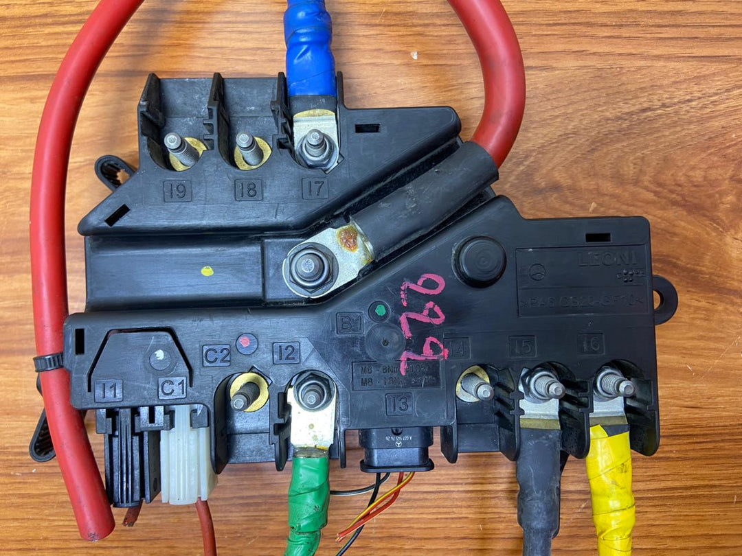Mercedes-Benz S-Class Passenger Side Fuse Box A2225402650 W222 S Coupe C217 OEM