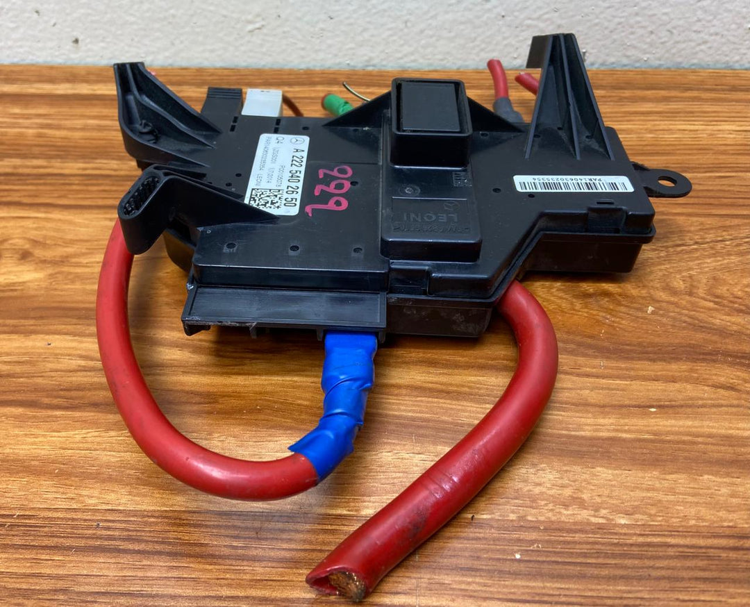 Mercedes-Benz S-Class Passenger Side Fuse Box A2225402650 W222 S Coupe C217 OEM