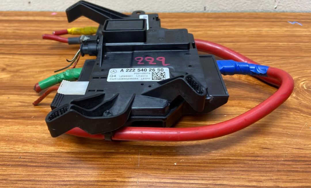 Mercedes-Benz S-Class Passenger Side Fuse Box A2225402650 W222 S Coupe C217 OEM