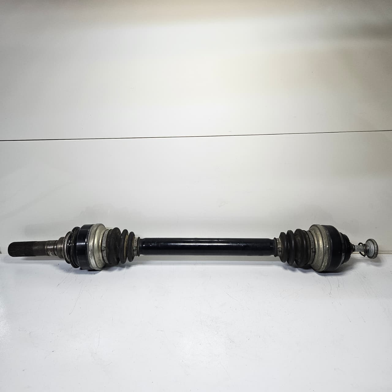 BMW M5 F10 M6 F12 F13 Rear Right Driveshaft 2284116 used