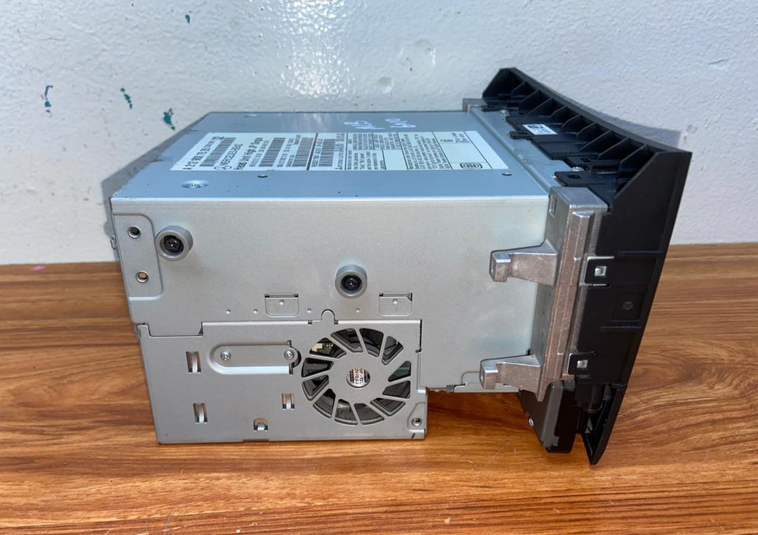 Mercedes-Benz Head Unit CD Player A2129007526 E-Class W212 OEM Radio Audio