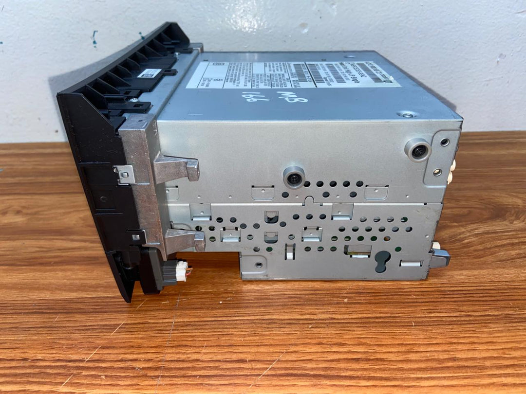 Mercedes-Benz Head Unit CD Player A2129006823 E-Class W212 OEM Radio Audio