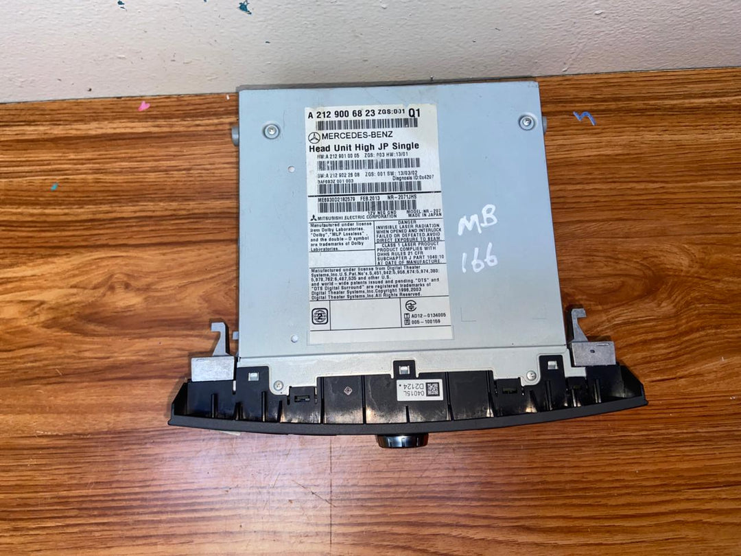 Mercedes-Benz Head Unit CD Player A2129006823 E-Class W212 OEM Radio Audio