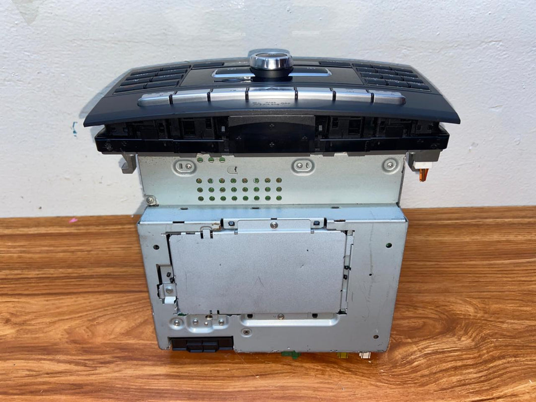 Mercedes-Benz Head Unit CD Player A2129007126 E-Class W212 OEM Radio Audio