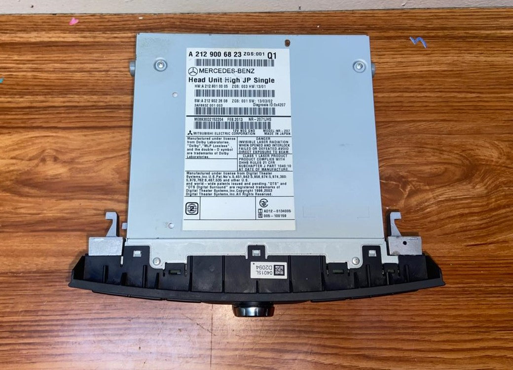 Mercedes-Benz Head Unit CD Player A2129006823 E-Class W212 OEM Radio Audio