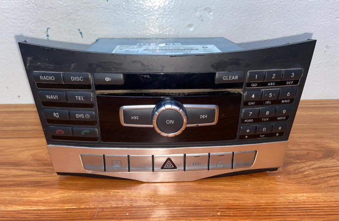Mercedes-Benz Head Unit CD Player A2129001926 E-Class W212 OEM Radio Audio