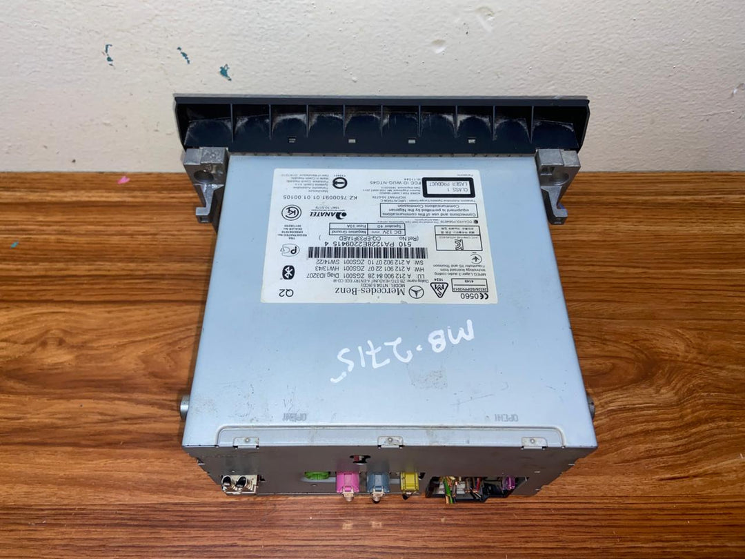 Mercedes-Benz Head Unit CD Player A2129008428 E-Class W212 OEM Radio Audio