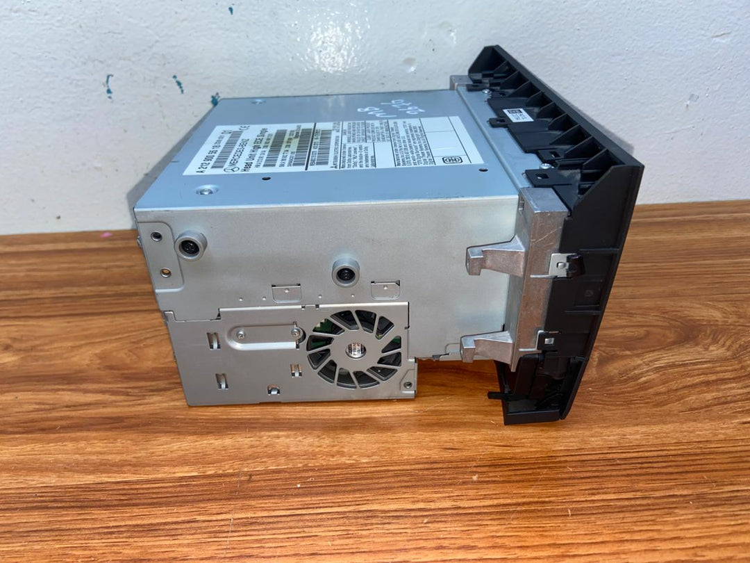 Mercedes-Benz Head Unit CD Player A2129005518 E-Class W212 OEM Radio Audio