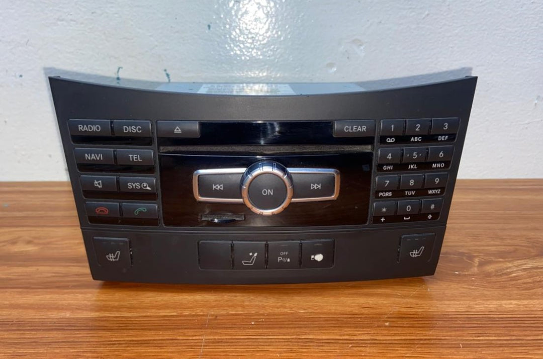 Mercedes-Benz Head Unit CD Player A2129005518 E-Class W212 OEM Radio Audio
