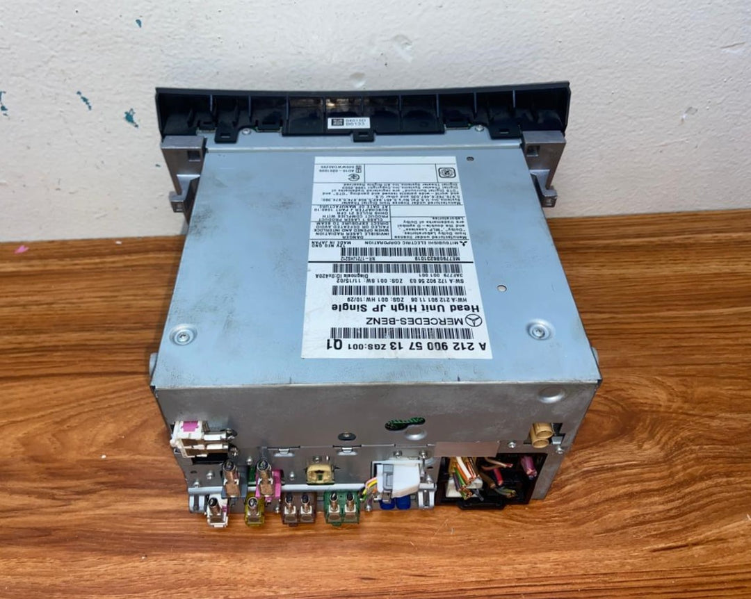 Mercedes-Benz Head Unit CD Player A2129005713 E-Class W212 OEM Radio Audio