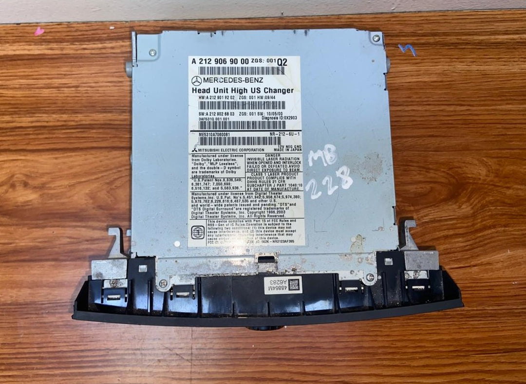 Mercedes-Benz Head Unit CD Player A2129069000 E-Class W212 OEM Radio Audio