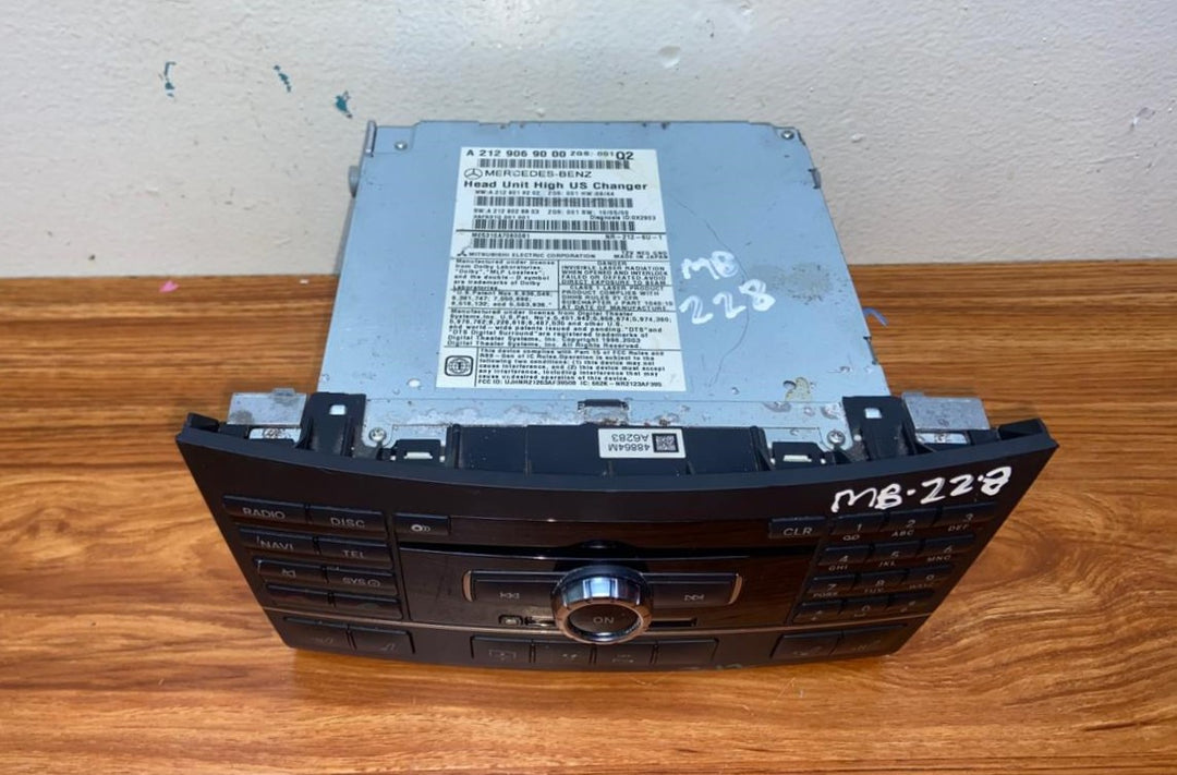Mercedes-Benz Head Unit CD Player A2129069000 E-Class W212 OEM Radio Audio