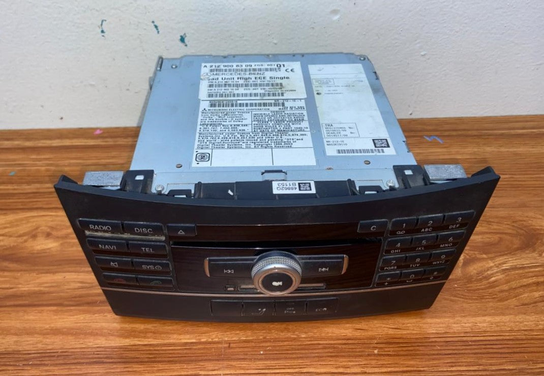 Mercedes-Benz Head Unit CD Player A2129008309 E-Class W212 OEM Radio Audio