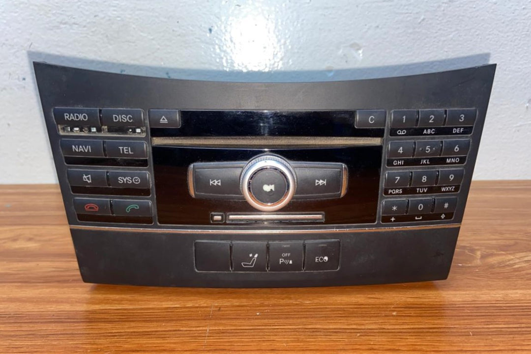 Mercedes-Benz Head Unit CD Player A2129008309 E-Class W212 OEM Radio Audio