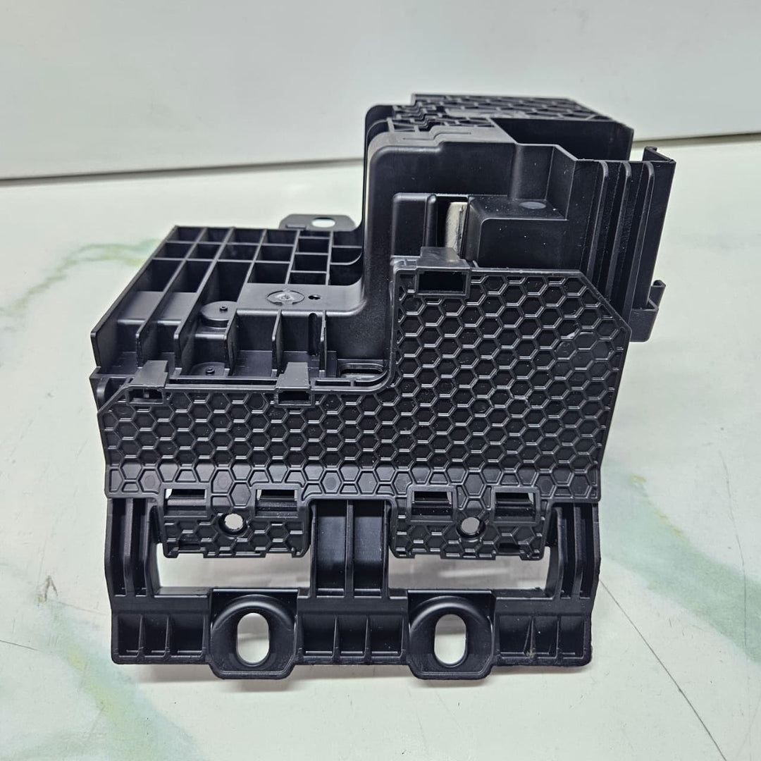 Genuine BMW 5 Series G30 G31 Power Distribution Box Rear 6822560 Brand New