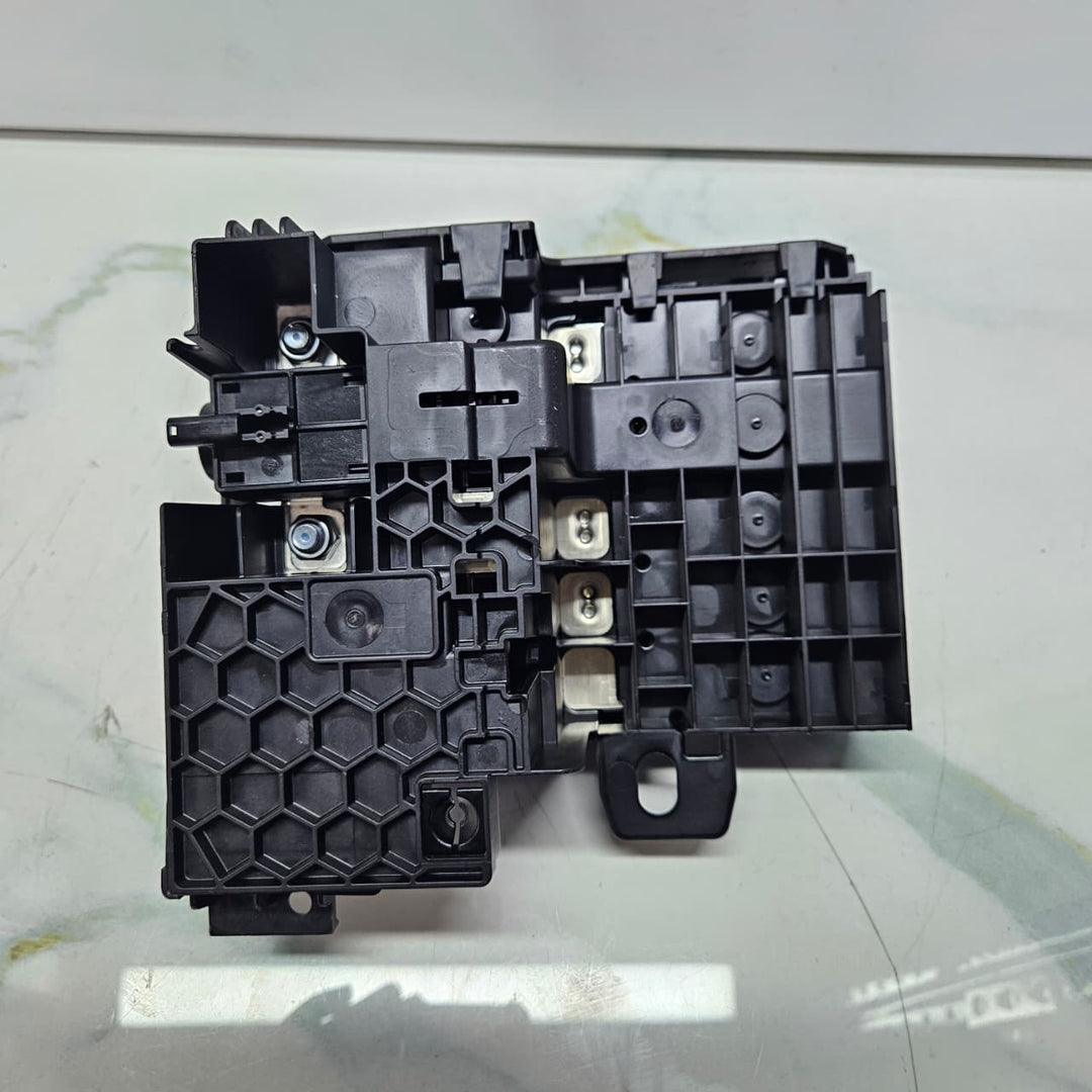 Genuine BMW 5 Series G30 G31 Power Distribution Box Rear 6822560 Brand New