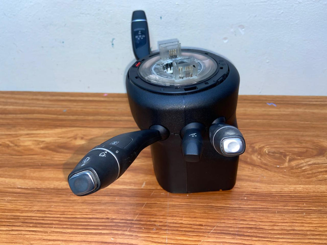 Mercedes-Benz Steering Column Turn Signal Wiper Switch A2129003820 E-Class W212