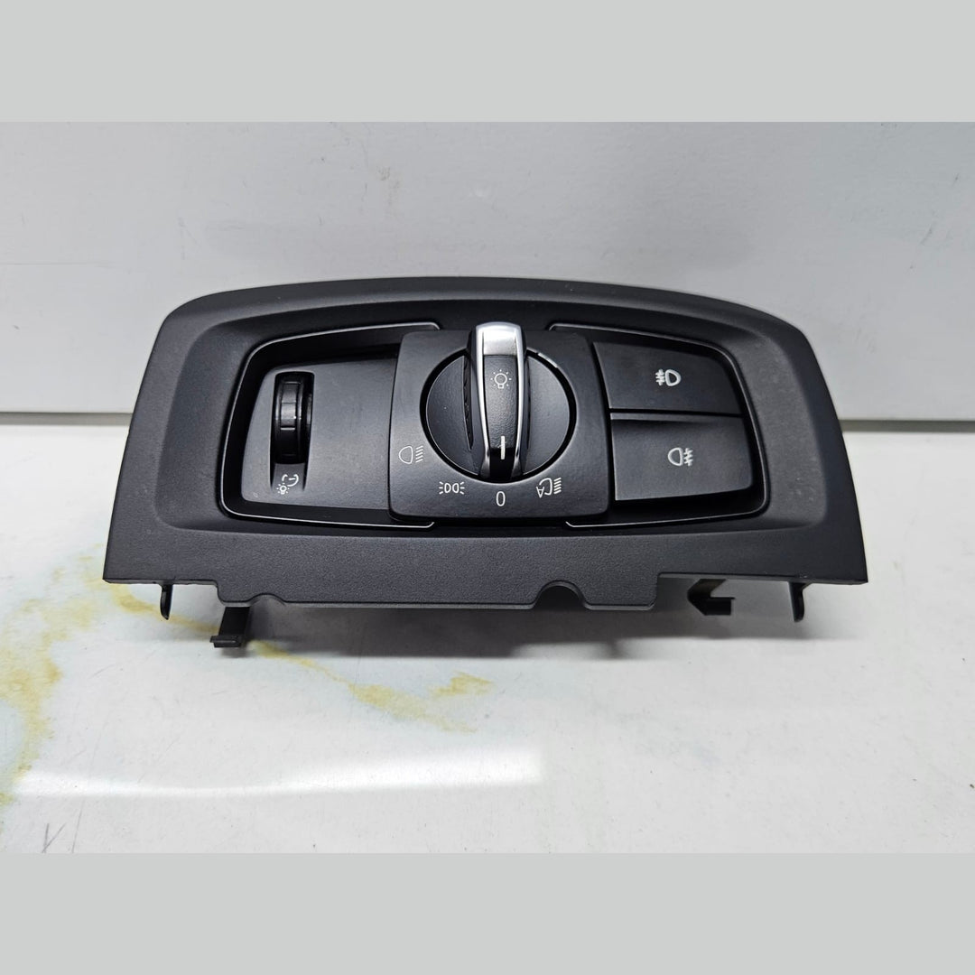 BMW X5 F15 X6 F16 RHD Headlight Control Switch 6824888 OEM USED