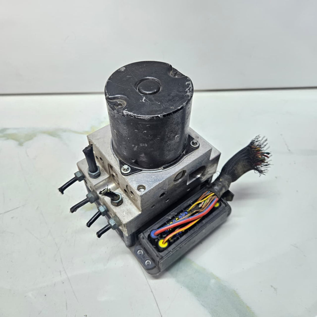 2014-2018 BMW 7 Series F01 F02 F03 F04 ABS Pump Control Unit 6791173 OEM