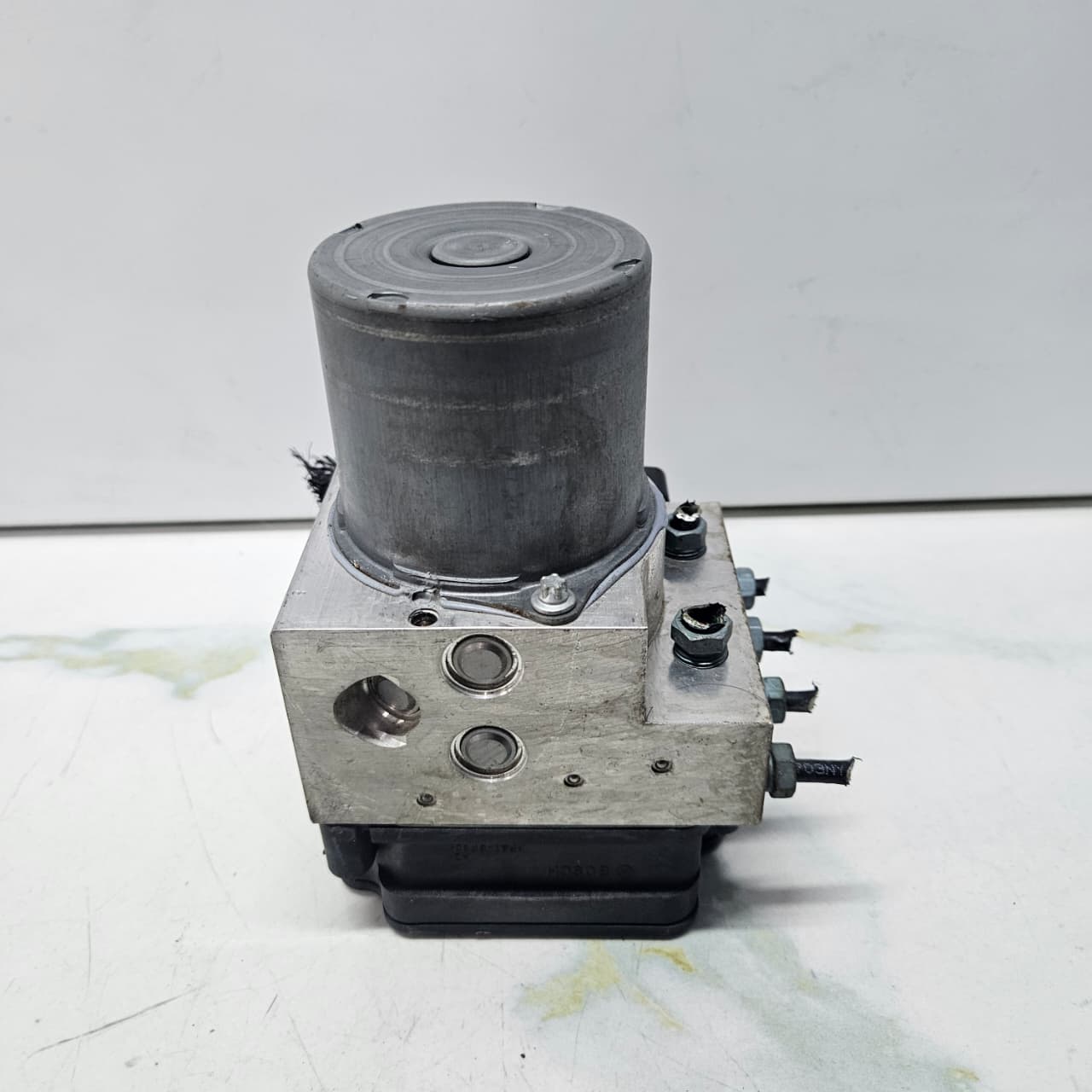 2012-2016 BMW 5 Series F10 F11 535i ABS Pump Control Module 6865852 OEM