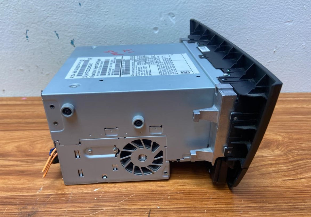 Mercedes-Benz Head Unit CD Player A2049005908 C-Class W204 OEM Radio Audio