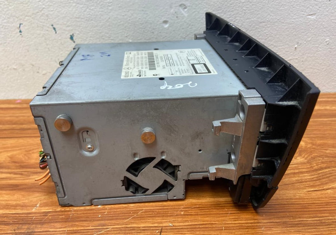 Mercedes-Benz Head Unit CD Player A2049009510 C-Class W204 OEM Radio Audio