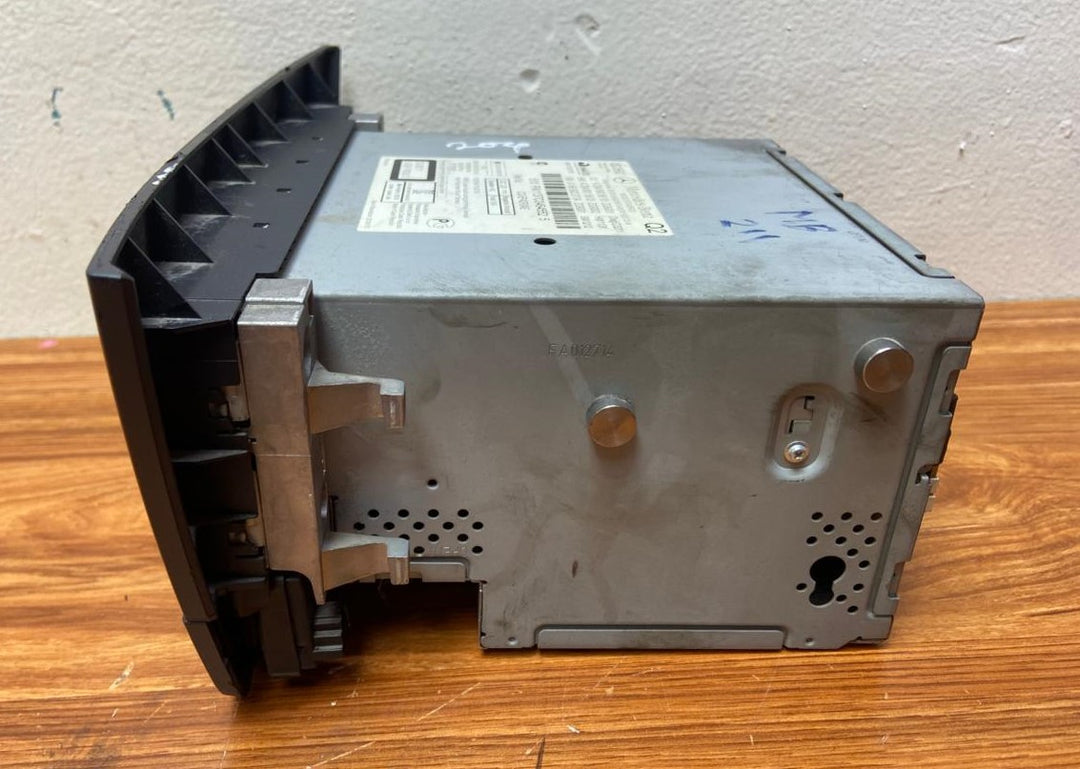 Mercedes-Benz Head Unit CD Player A2049009510 C-Class W204 OEM Radio Audio