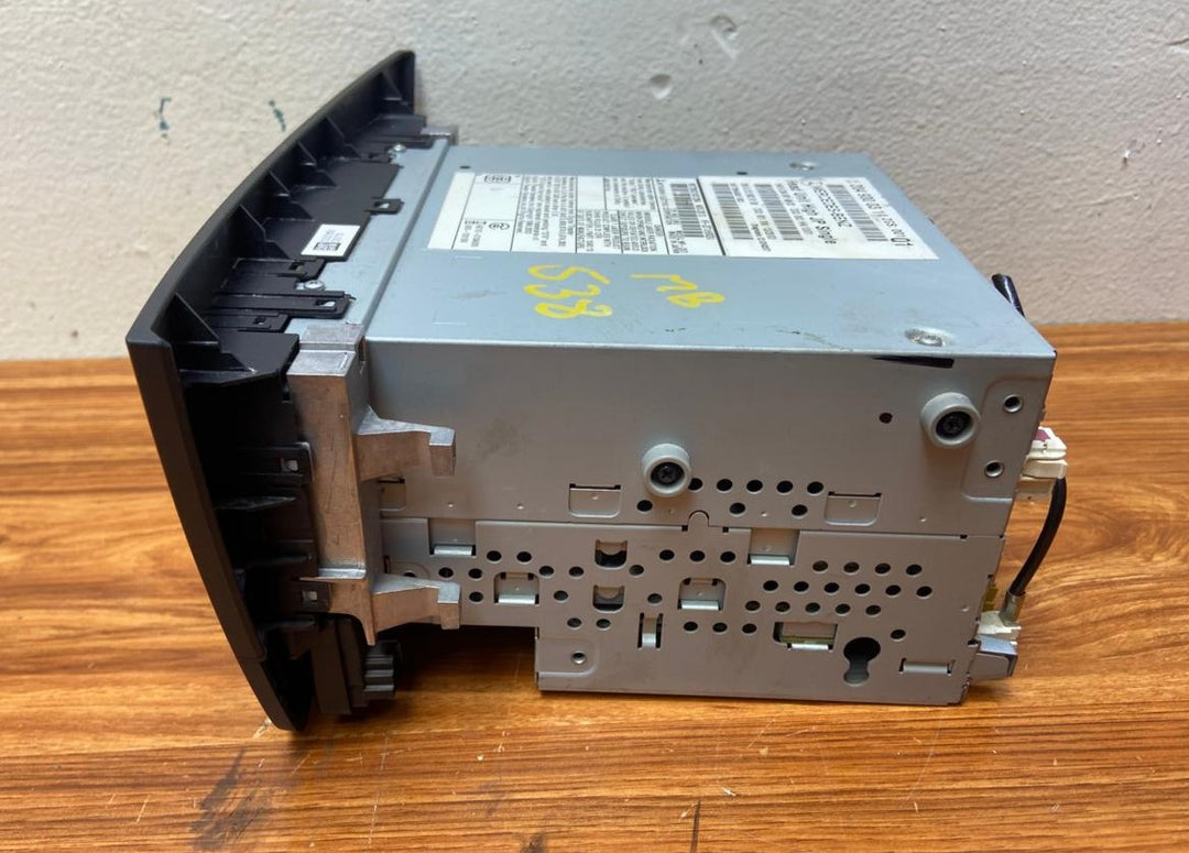 Mercedes-Benz Head Unit CD Player A2049000314 C-Class W204 OEM Radio Audio