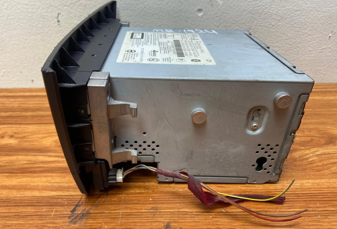 Mercedes-Benz Head Unit CD Player A2049003914 C-Class W204 OEM Radio Audio