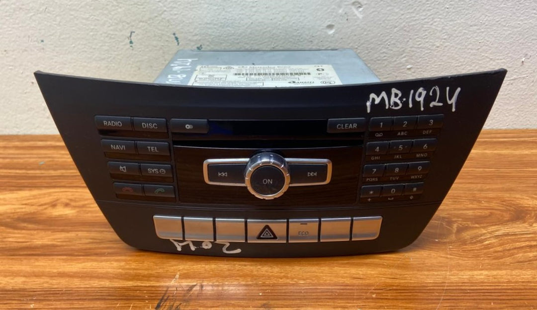 Mercedes-Benz Head Unit CD Player A2049003914 C-Class W204 OEM Radio Audio