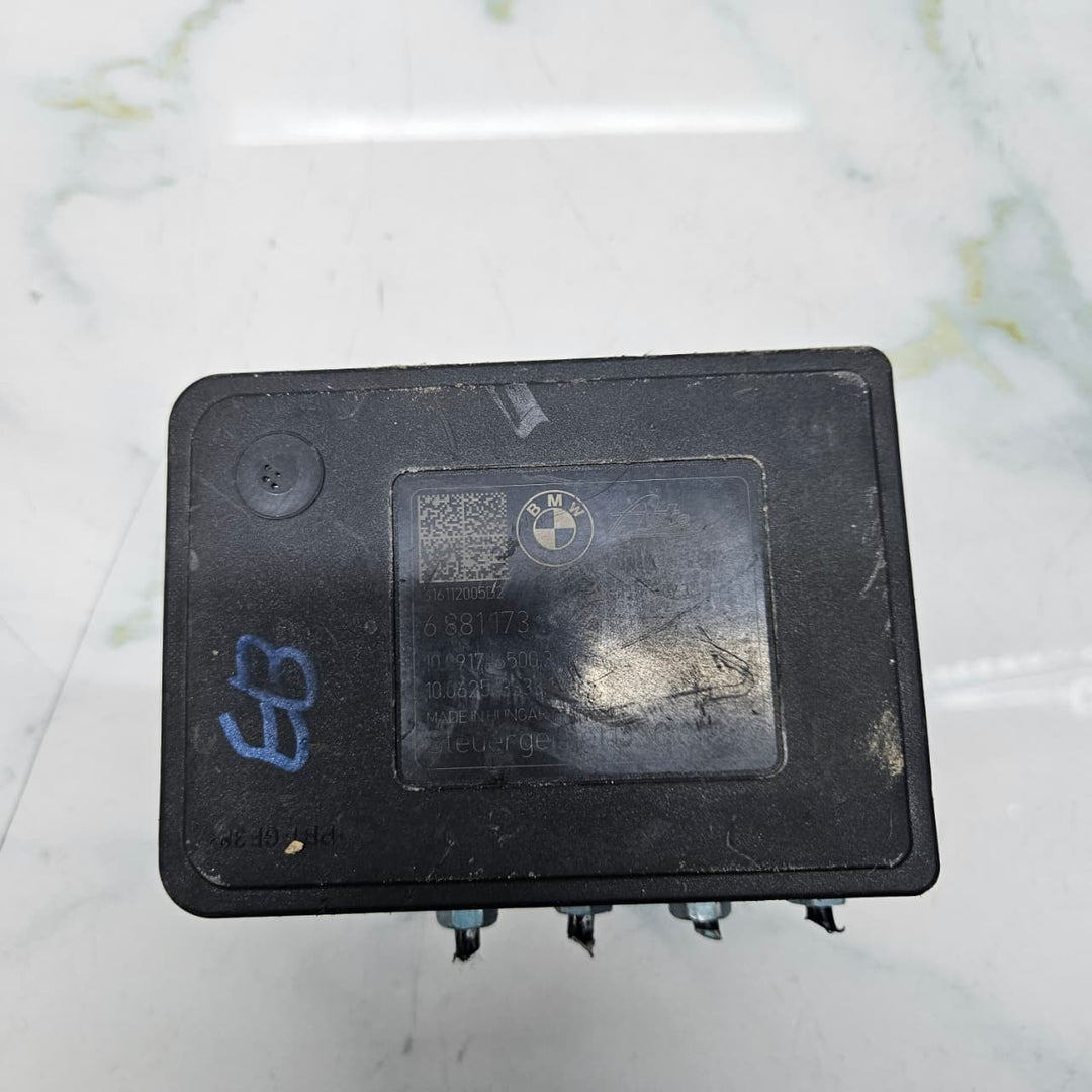 2018 BMW 320i F30 F31 F32 ABS Pump Control Module 6881172 OEM